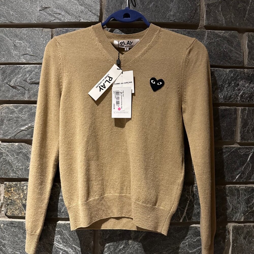 COMMES des GARCONS PLAY - V Neck Pullover Black Heart - NWT